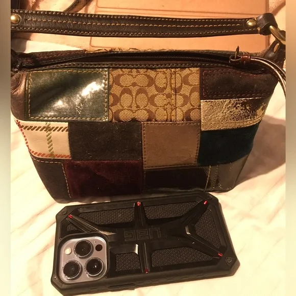 美品✨COACH Patchwork Accessory Pouch 40928 Coach | Bags | Coach Patchwork Holiday Baguette Pouch Hobo